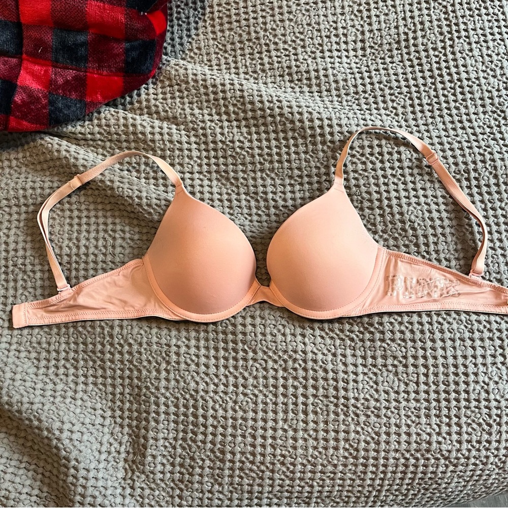 PINK Everywhere Push-Up Bra 32B
